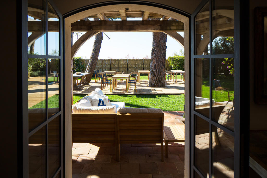 Chateau De Sable Guest House กาวาแลร์-ซูร์-แมร์ ภายนอก รูปภาพ