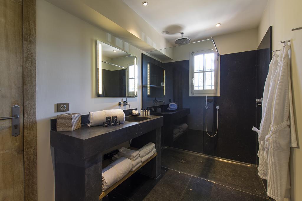 Chateau De Sable Guest House กาวาแลร์-ซูร์-แมร์ ภายนอก รูปภาพ