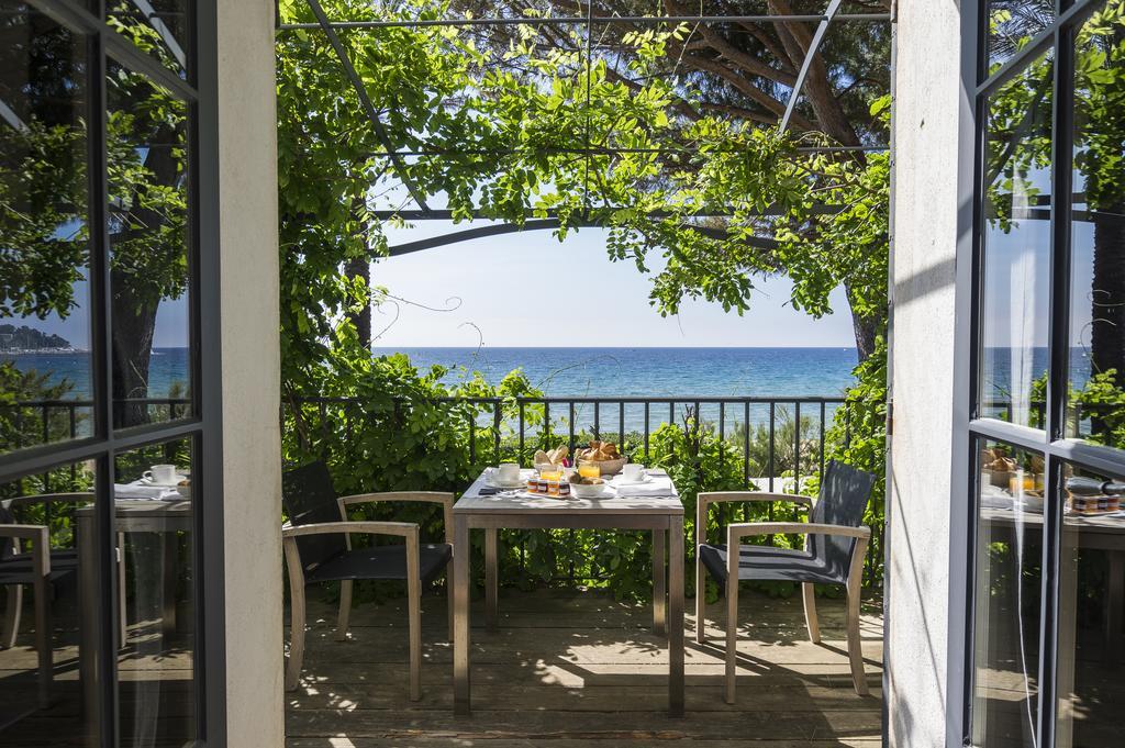 Chateau De Sable Guest House กาวาแลร์-ซูร์-แมร์ ภายนอก รูปภาพ