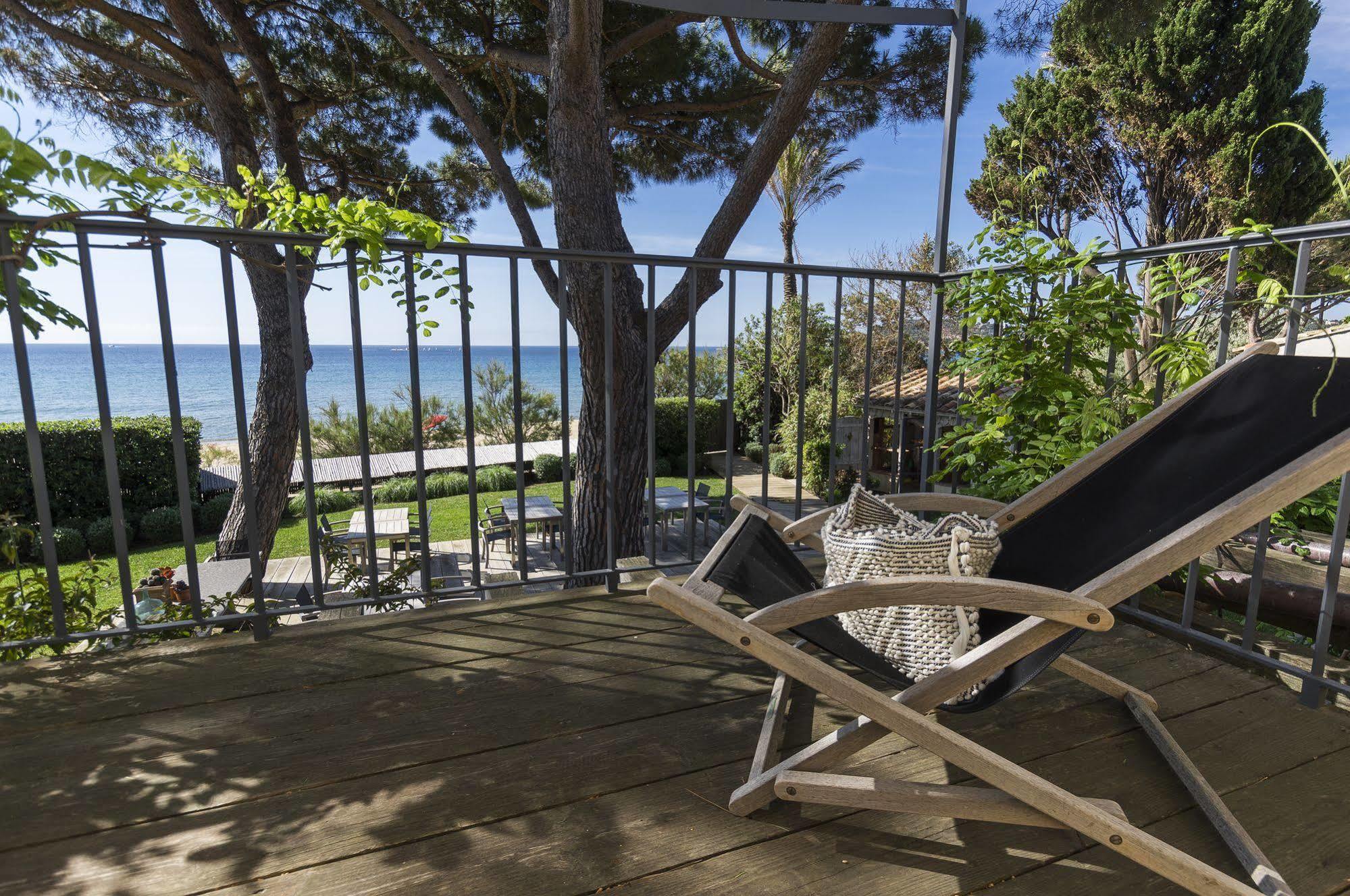 Chateau De Sable Guest House กาวาแลร์-ซูร์-แมร์ ภายนอก รูปภาพ