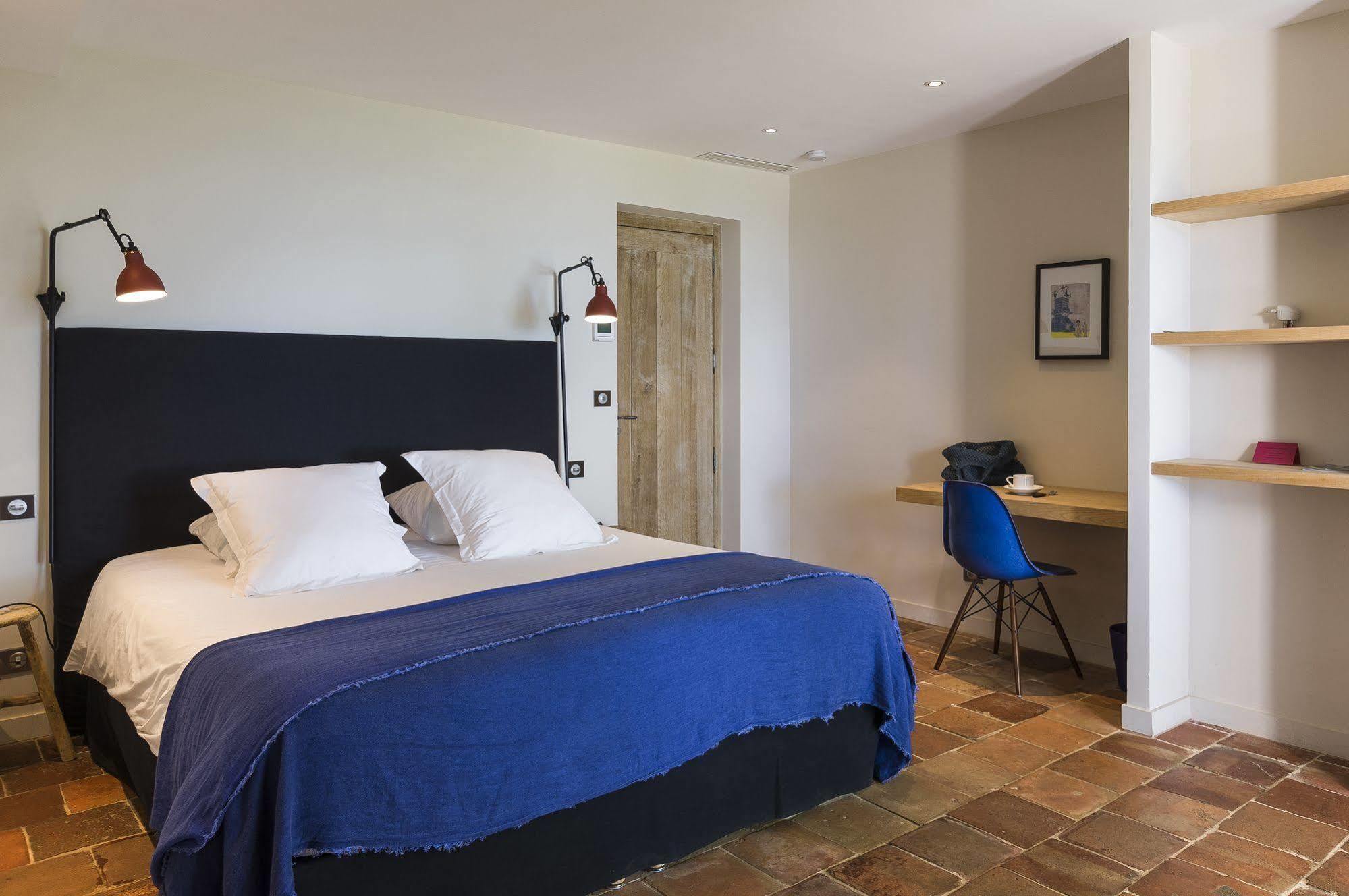 Chateau De Sable Guest House กาวาแลร์-ซูร์-แมร์ ภายนอก รูปภาพ